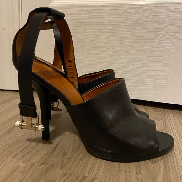 Givenchy open toe heels 4” size 38 - Picture 1 of 8